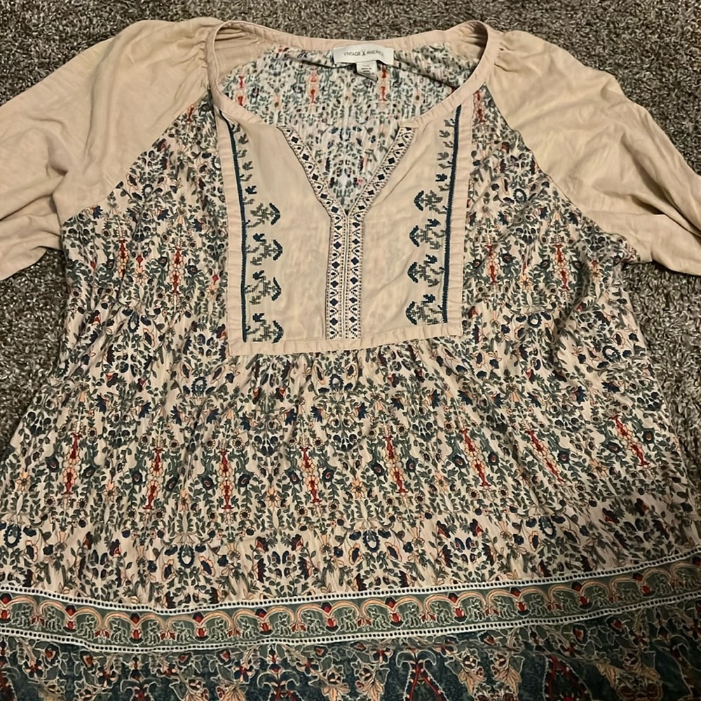 Size XXL Vintage American V Neck Blouse withh 3/4 sleeves.